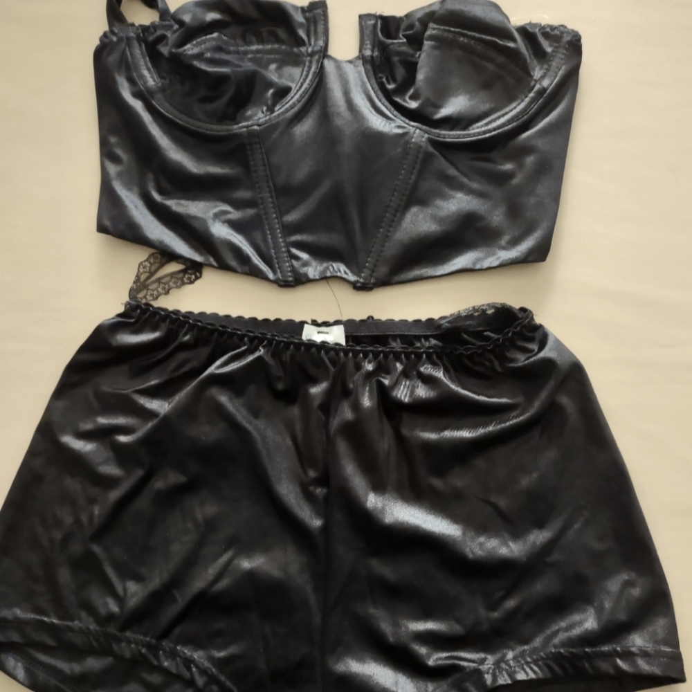 Sexy bustier with shorts